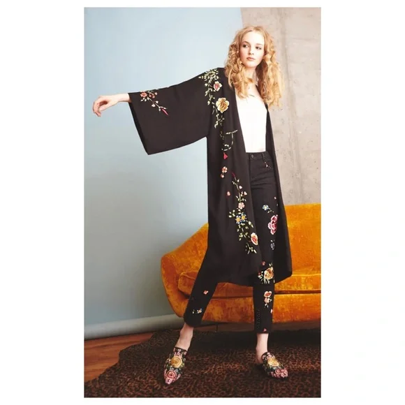 NWOT Alice & Olivia Lupe Embroidered Long Kimono Size M/L - Picture 1 of 12